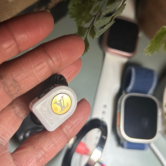 Louis Vuitton Black and White BlueTooth👀with Gold Accents🥳🥳❌❌ - Picture 6 of 6